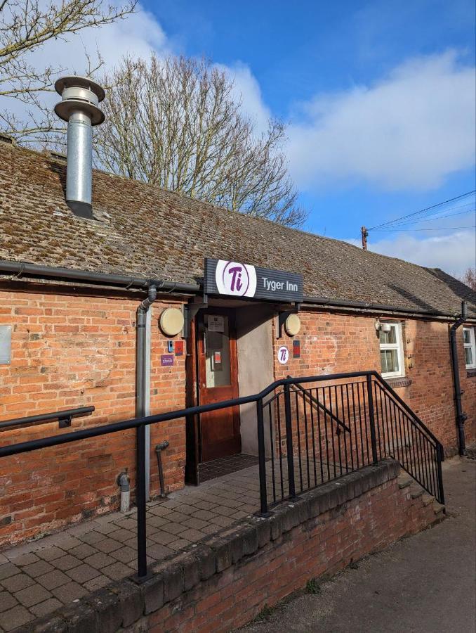 Tyger Inn Derby Extérieur photo